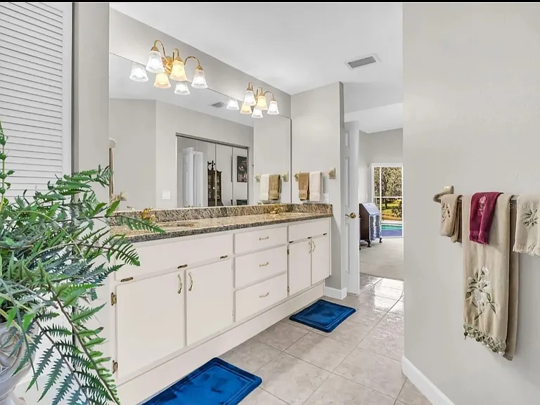 1070 S Pointe Alexis Dr — Photo 11