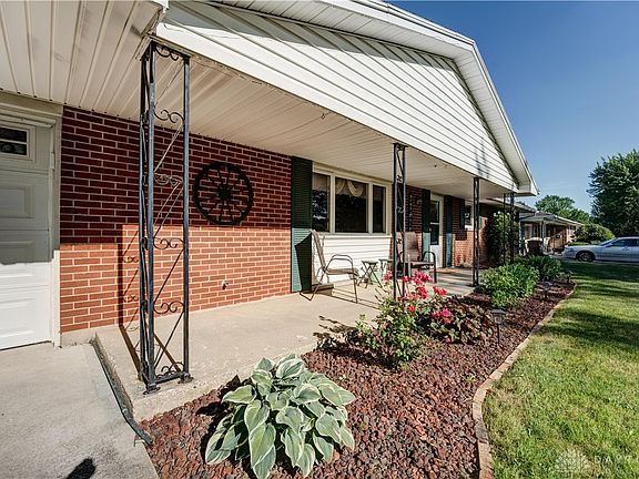 3rd image of 1165 Donald Dr