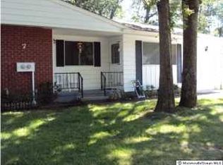 7 Wisconsin Ln, Whiting, NJ 08759