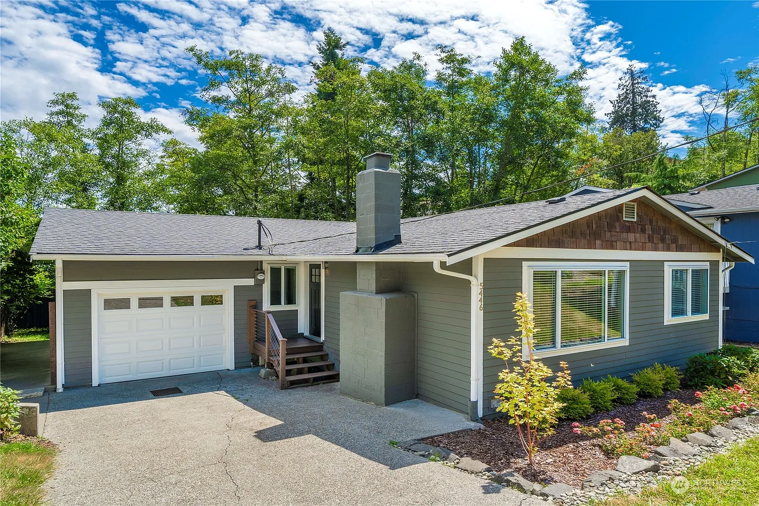 5446 31st Avenue SW photo 1