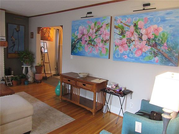 3rd image of 22 Parkwood Rd