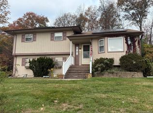 12 Todd Dr, Middletown, NY 10941