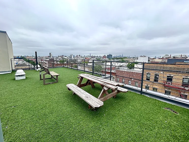 286 Stanhope St #2F — Photo 8