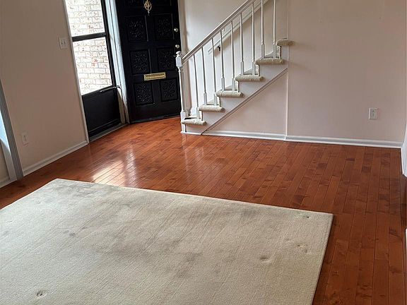 4th image of 2235 Rexford Rd APT C