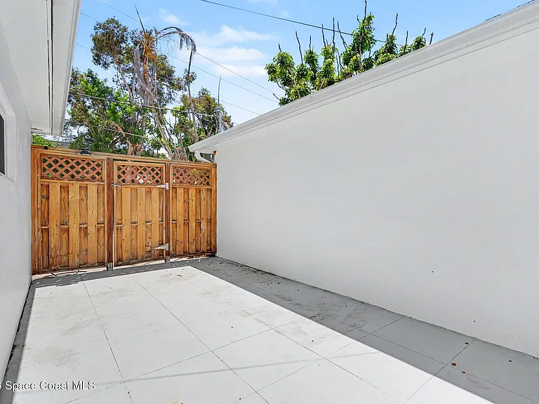 40 Adams Ct — Photo 4