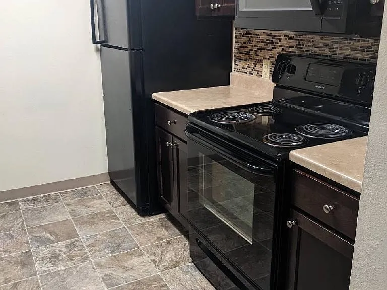 4370 Maricopa Dr — Photo 4