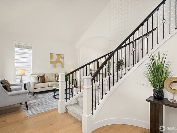 4th image of 6724 Crest View Avenue SE