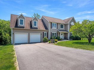 12 Peppercorn Ln, Middletown, CT 06457