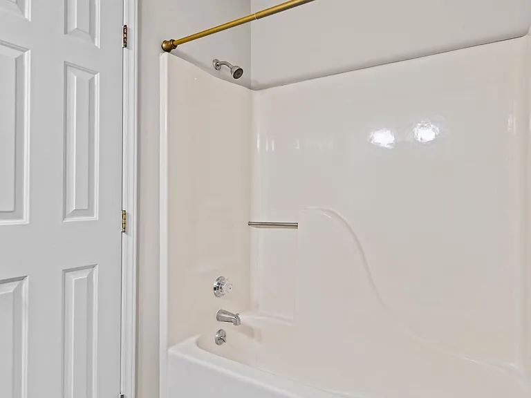5624 Darrow Dr — Photo 20