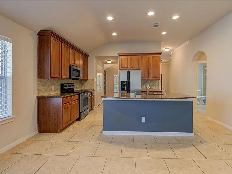 11 Ebony Oaks Pl — Photo 8