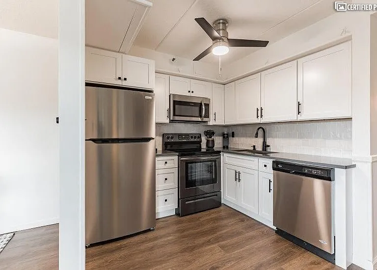 205 Mineola Blvd #2I — Photo 9
