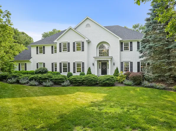 18 Merlins Lane, Newtown, CT 06470