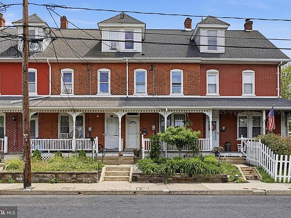 3rd image of 42 W Hamlin Ave
