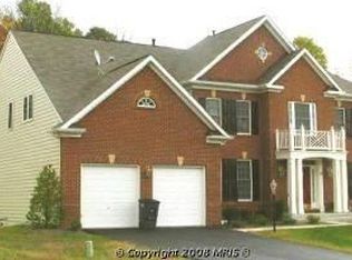 19221 Potomac Crest Dr, Triangle, VA 22172