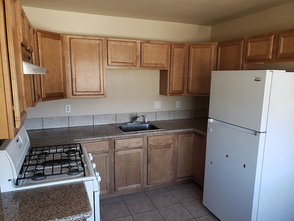 Comstock Apartments