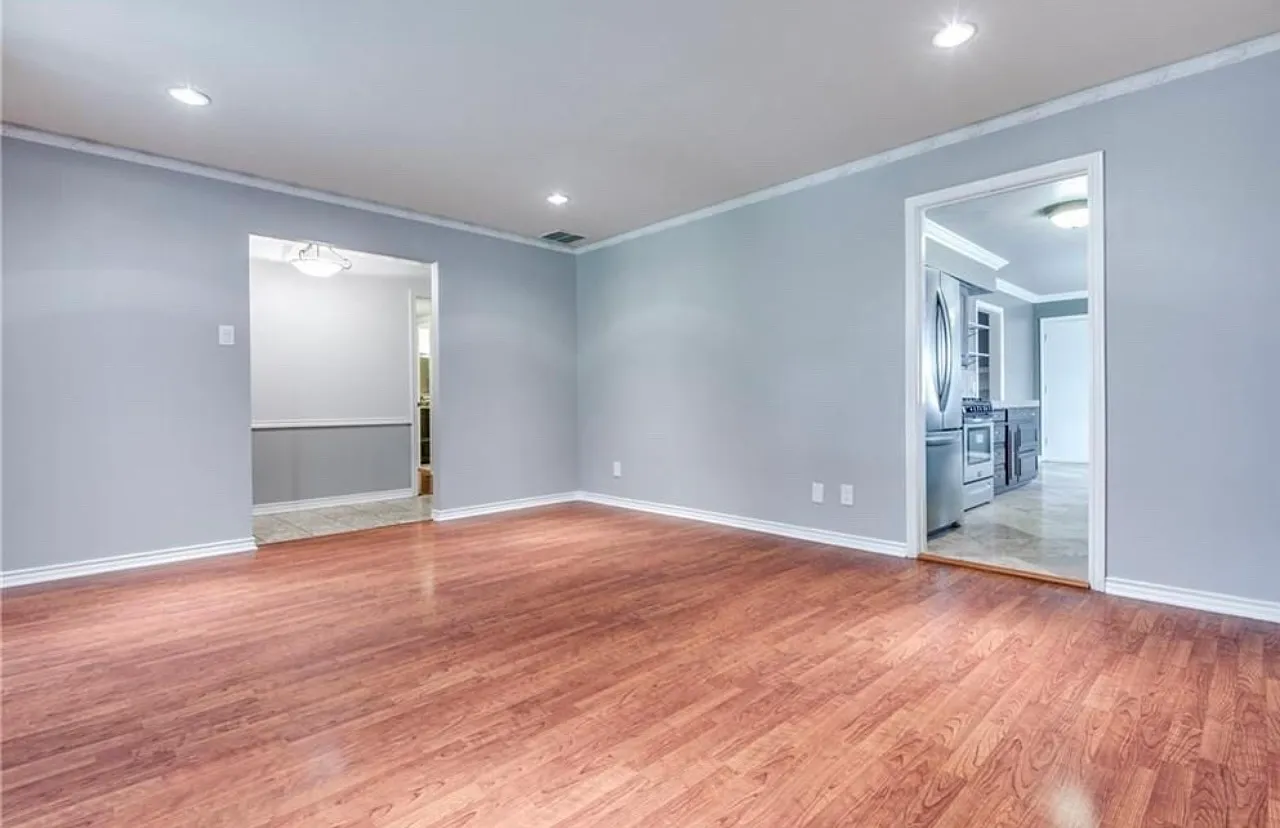 3 bed, 1820 sqft, $2,300 — Photo 4