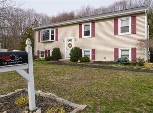 140 Chaucer Dr, North Kingstown, RI 02852