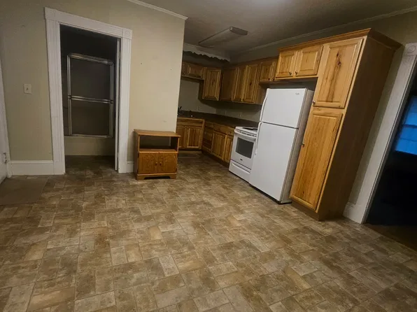83 High St #1, Laconia, NH 03246