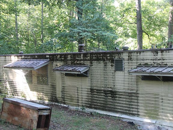 3rd image of 437 Lakeshore Dr