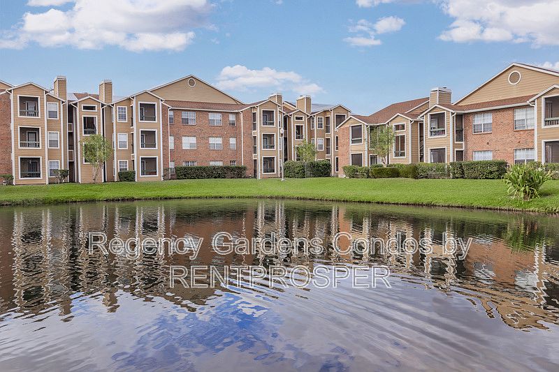 1st image of 4401 Thornbriar Ln APT 104