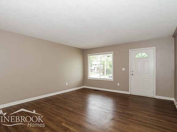 3rd image of 12105 Spalding Dr