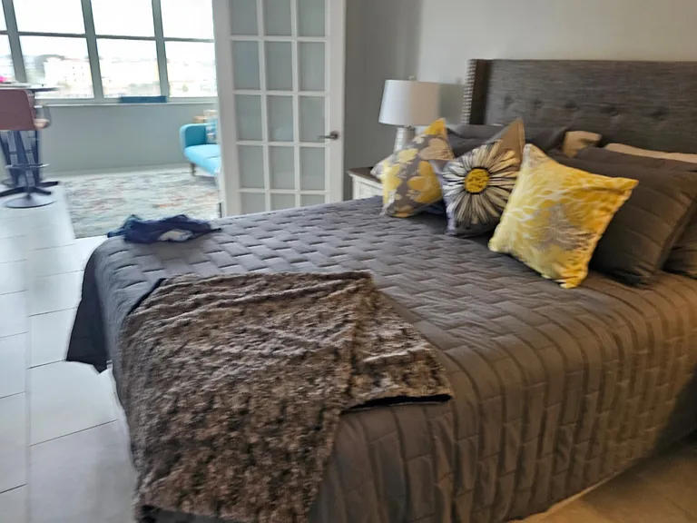 4775 Cove Cir #904 — Photo 6
