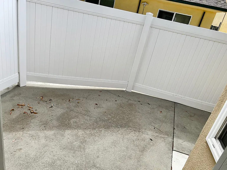 7019 Jamieson Ave — Photo 16