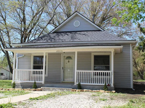 23151 Elm St, Vassar, KS 66543