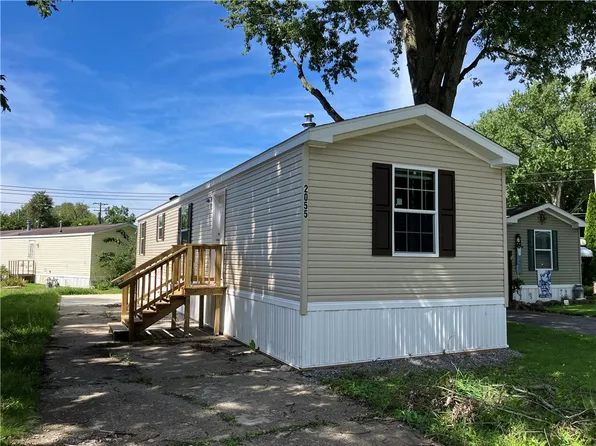 2055 Hemstreet Rd, East Aurora, NY 14052