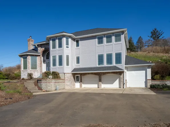 1650 Skyline Dr, Tillamook, OR 97141
