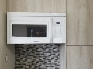 9735 85th Ave NW #1A, Edmonton, AB T6E2J3