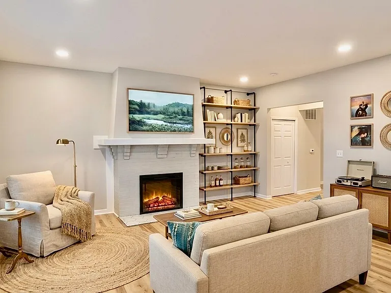 3256 Ruckle St — Photo 3