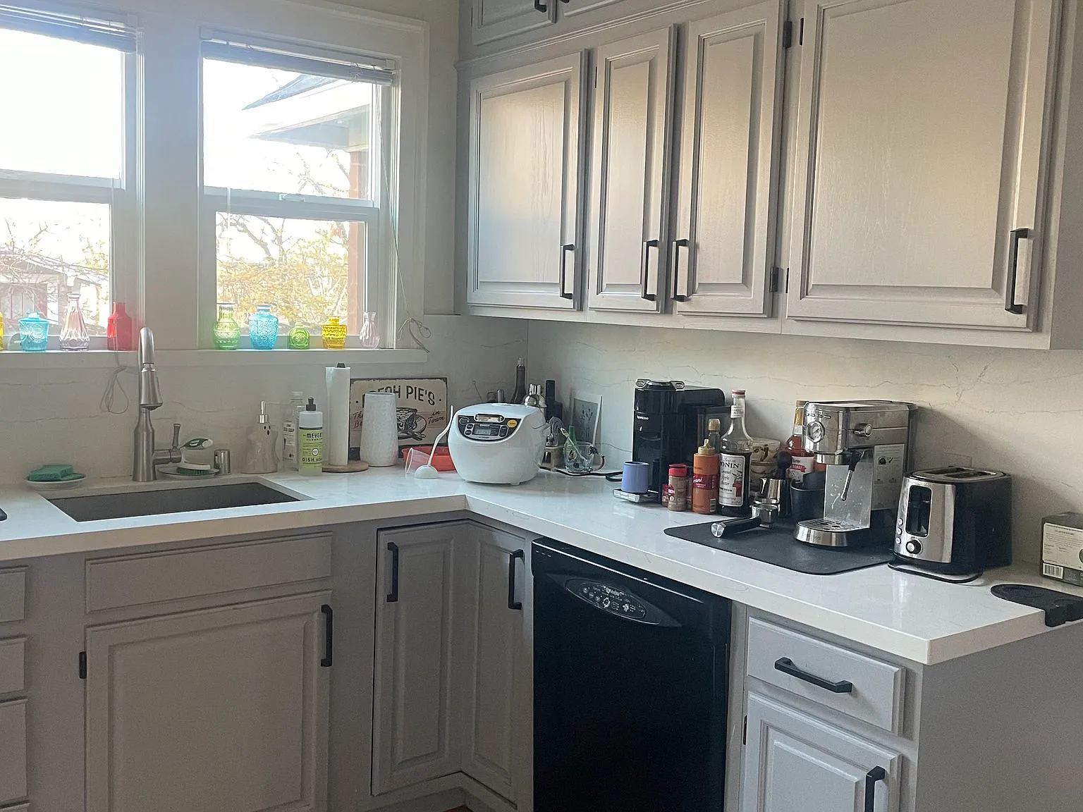 8 bed, 2600 sqft, $10,700 — Photo 4
