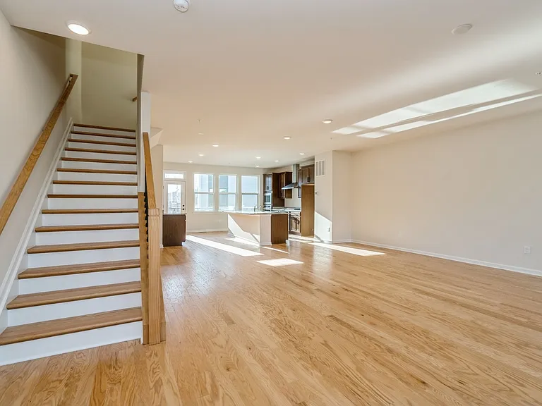 103 Vaughn Dr — Photo 14