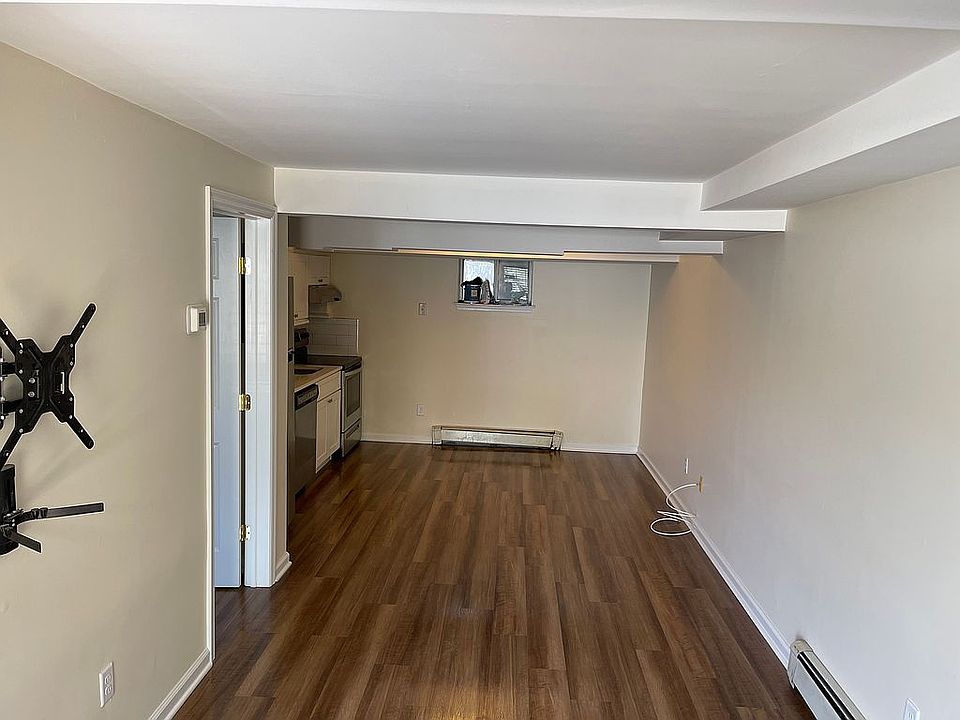 1st image of 1870 Summer St