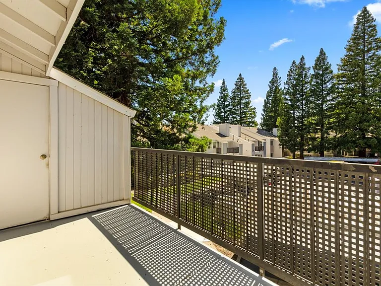 Heather Downs Apartments — Photo 43