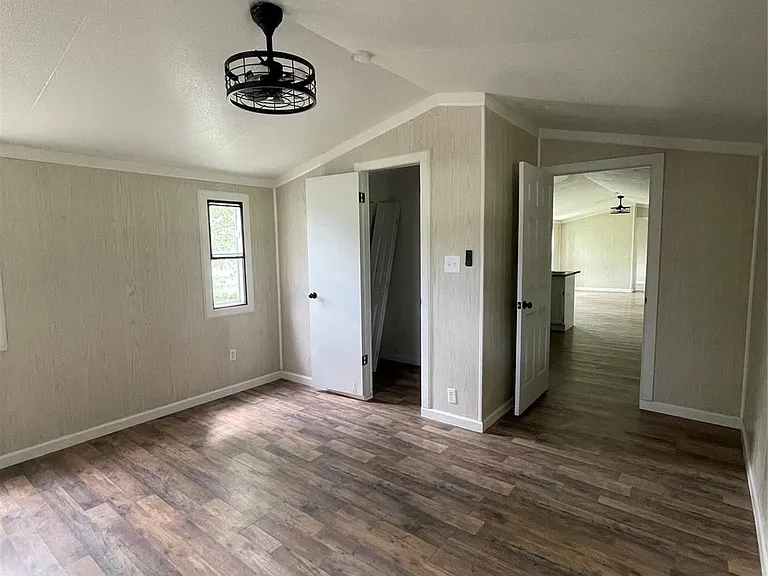 433 Capricorn Dr — Photo 20