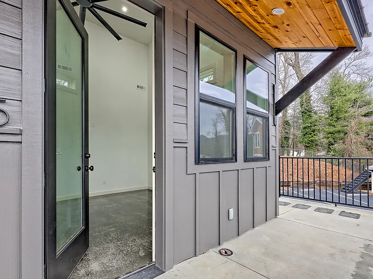 21 Valley St #5 — Photo 1