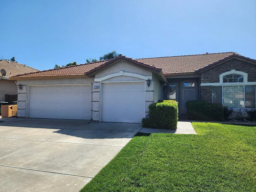 2268 Carol Ann Dr photo 1
