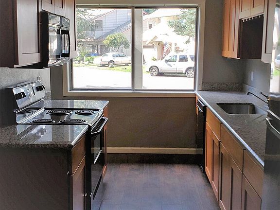 5th image of 14321 NE 30th St APT B