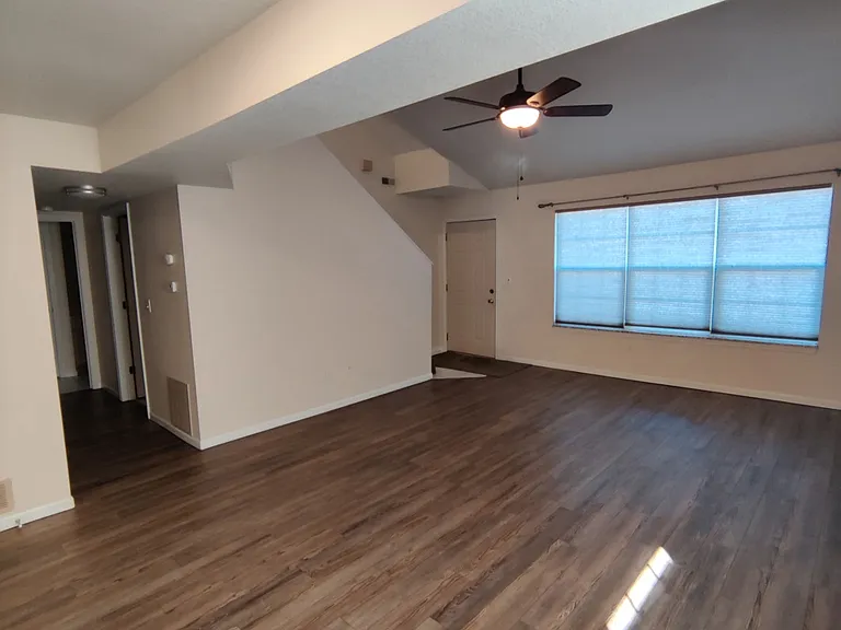 102-104 Elk Dr #1 — Photo 10