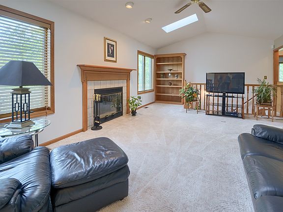 2nd image of 2239 Valley Vista Dr