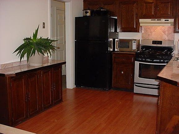 Ample cabinets