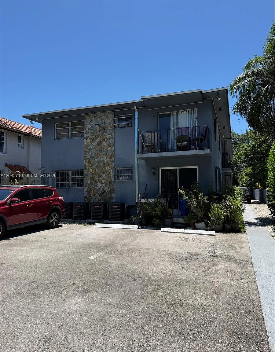 2 bed, 1.0 bath, $1,975 — Photo 1