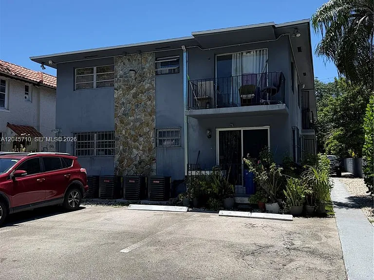 5954 NE 4th Ct #6 — Photo 7