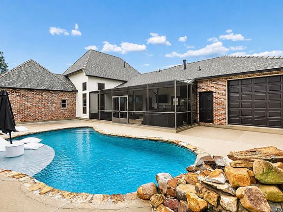 5th image of 143 Rosebud Dr