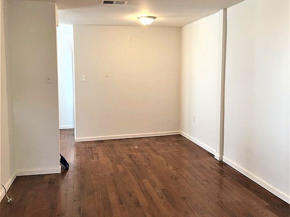 3rd image of 48 Dales Ave #1R
