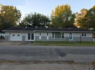 1820 N 14th St, Herrin, IL 62948