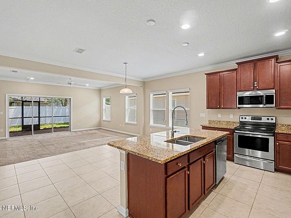 3rd image of 16181 DOWING CREEK Drive