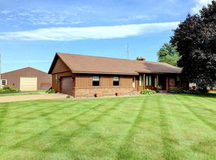 515 Country Club Rd, Holland, MI 49423